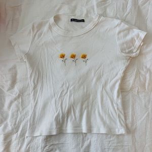 brandy melville / john galt white baby tee with flowers